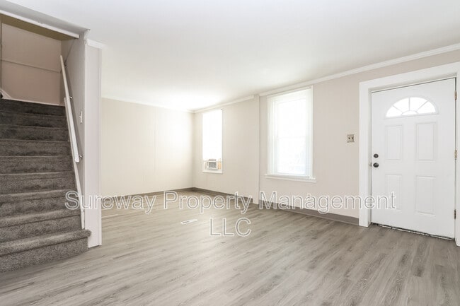 Building Photo - 8 W 8th St