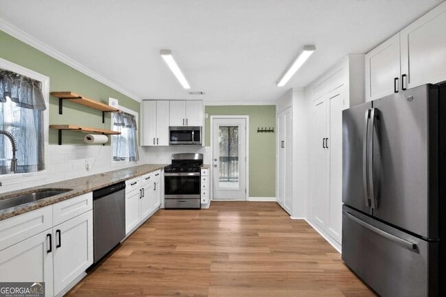 Building Photo - 871 Hargis St SE