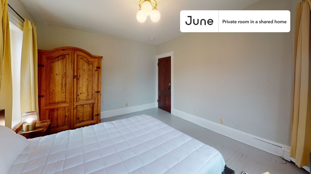 Building Photo - Room in Shared 4 bed/2 bath home