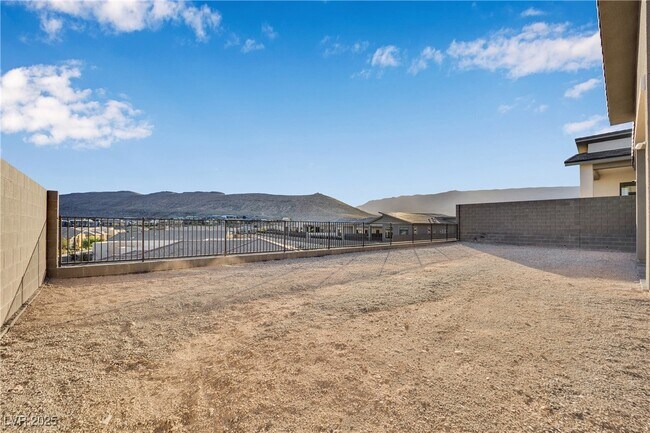 Building Photo - 11079 Rolling Vista Dr