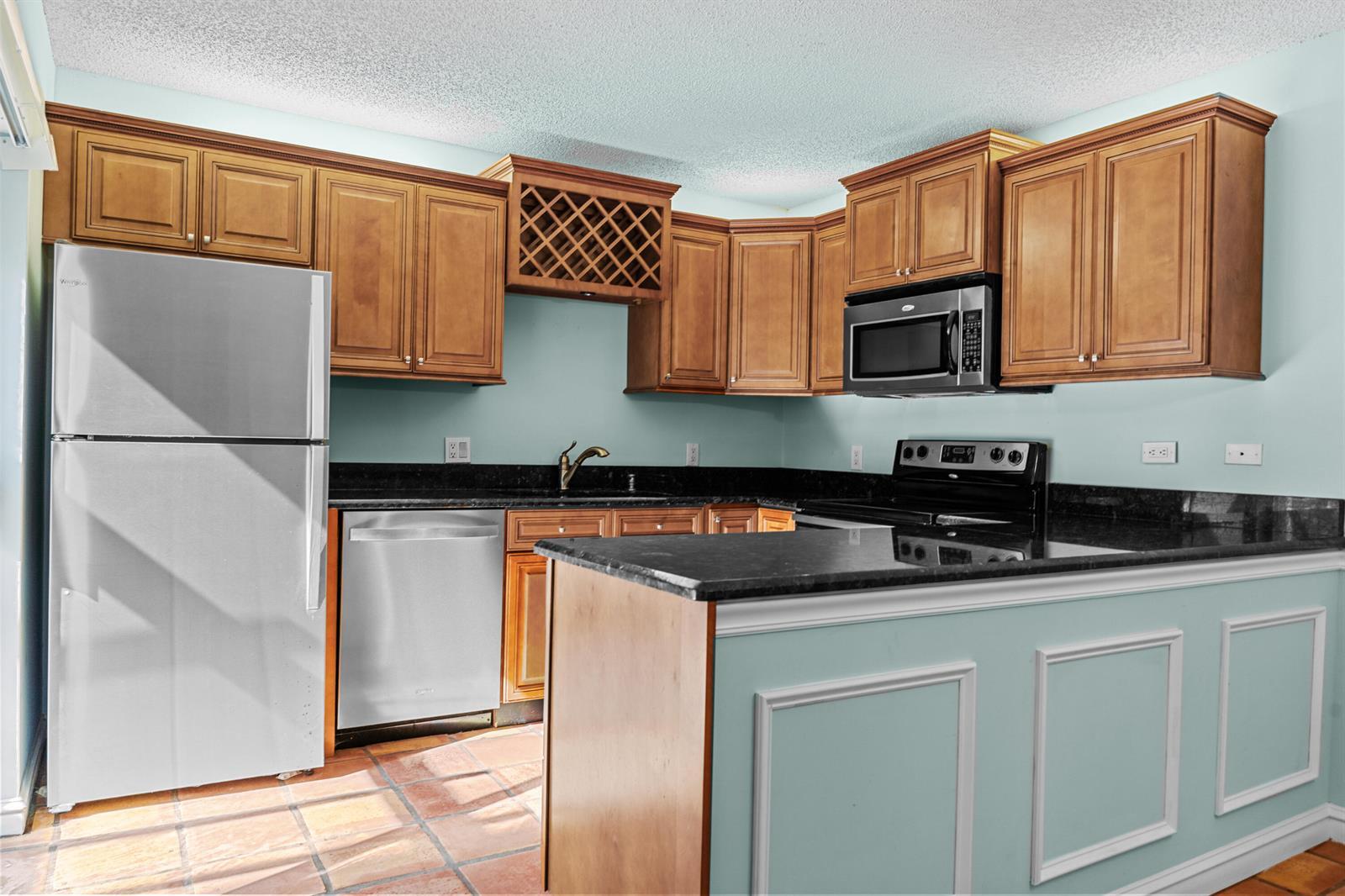 Building Photo - 110 1st Ter