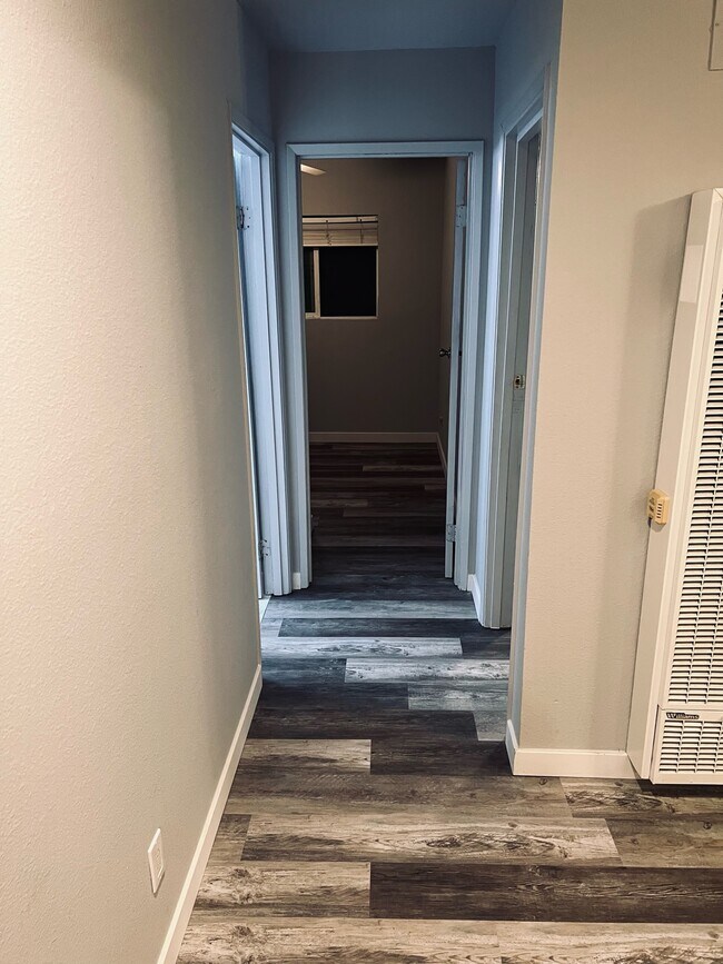 Building Photo - 3826 Monroe Ave