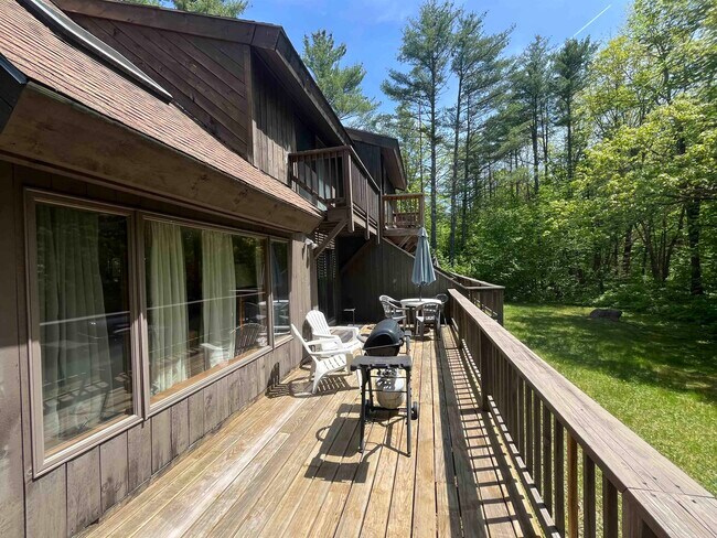 Building Photo - 35 Woodland Pines Rd