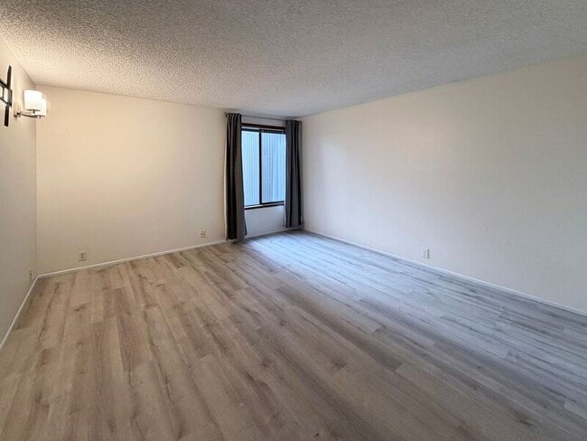 Building Photo - 2685 Woodstone Pl