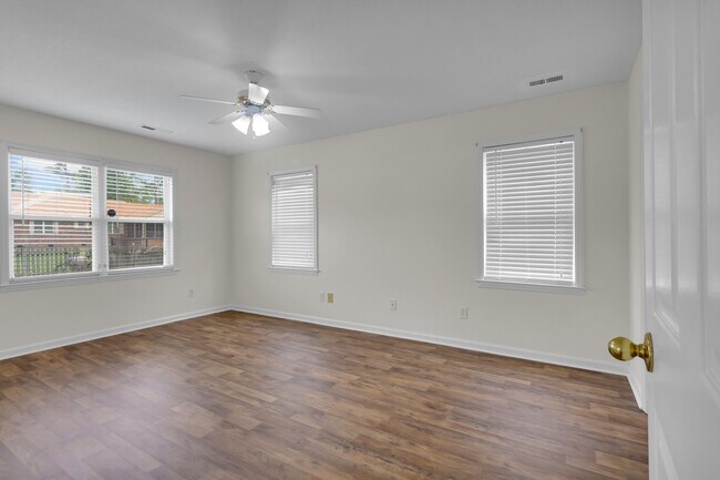 Building Photo - 108 Luke Ct