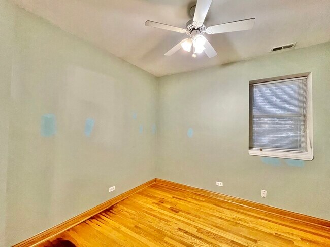 Building Photo - 1412 W Flournoy St