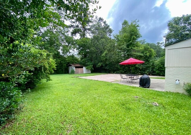 Building Photo - 1521 E Pinetree Blvd