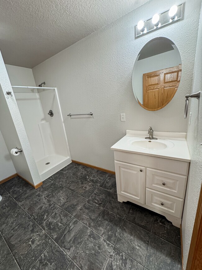 Building Photo - Theater Apartments Beulah