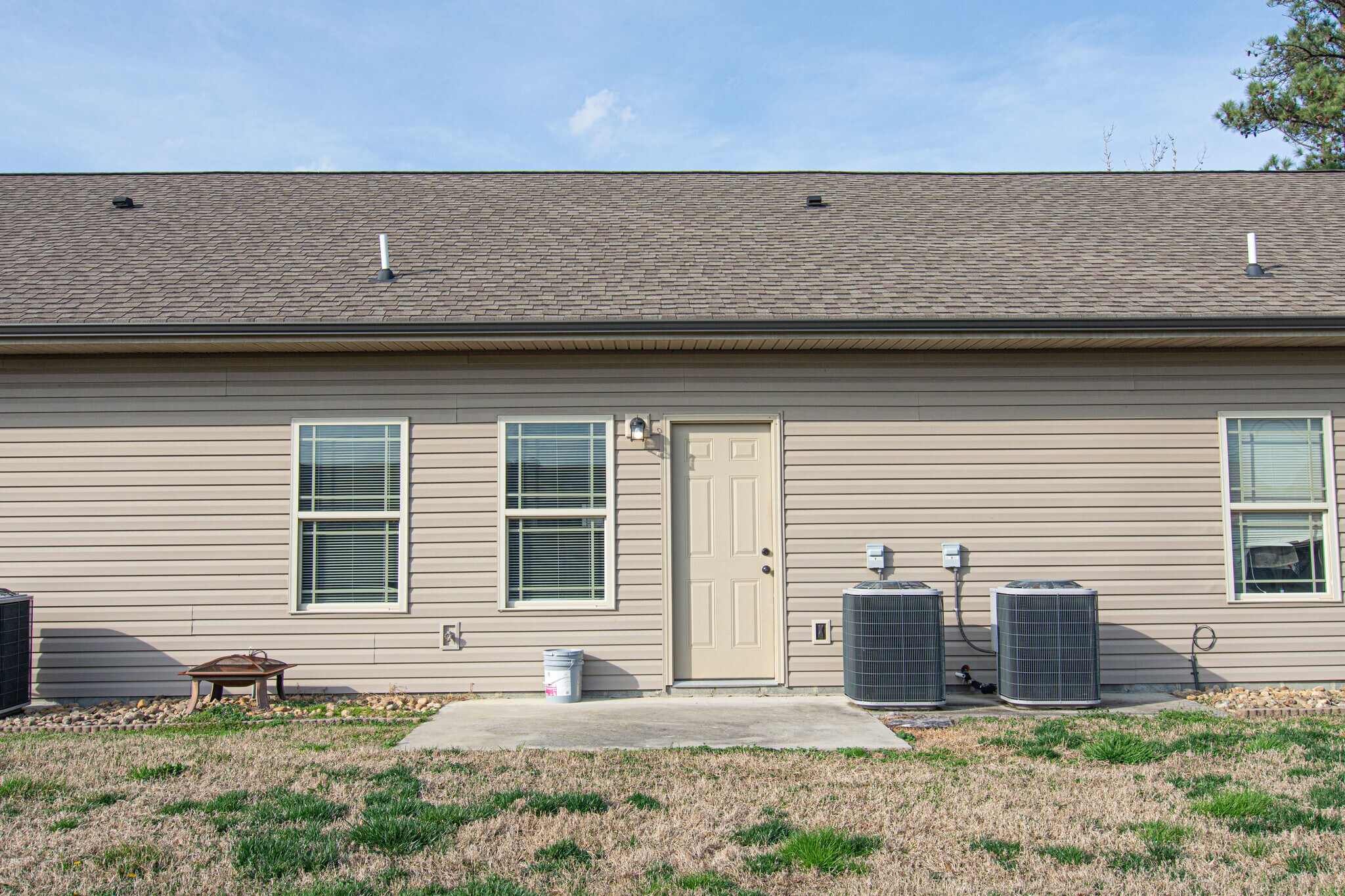 Building Photo - 39 Rawlings Ln