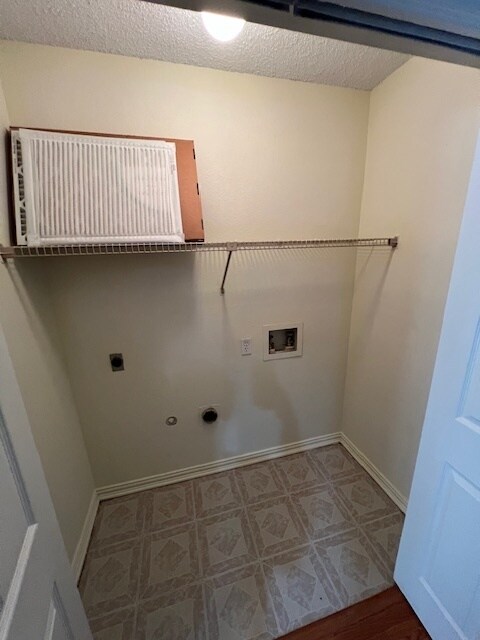 Building Photo - 1 Bedroom townhome w Fireplace & Garage