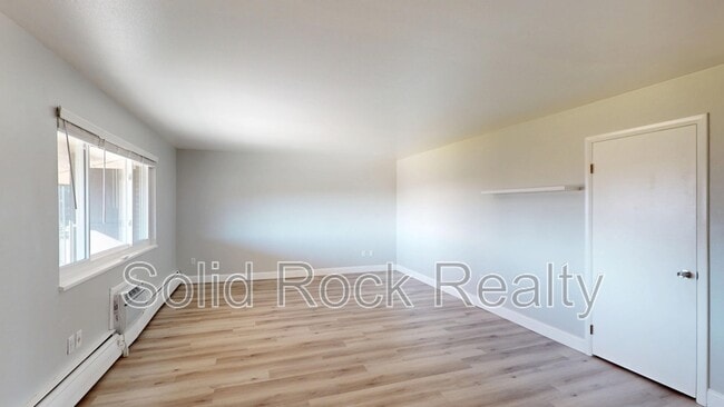 Building Photo - 434 Valley Hi Cir