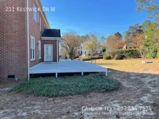 Building Photo - 211 Kestwick Dr W