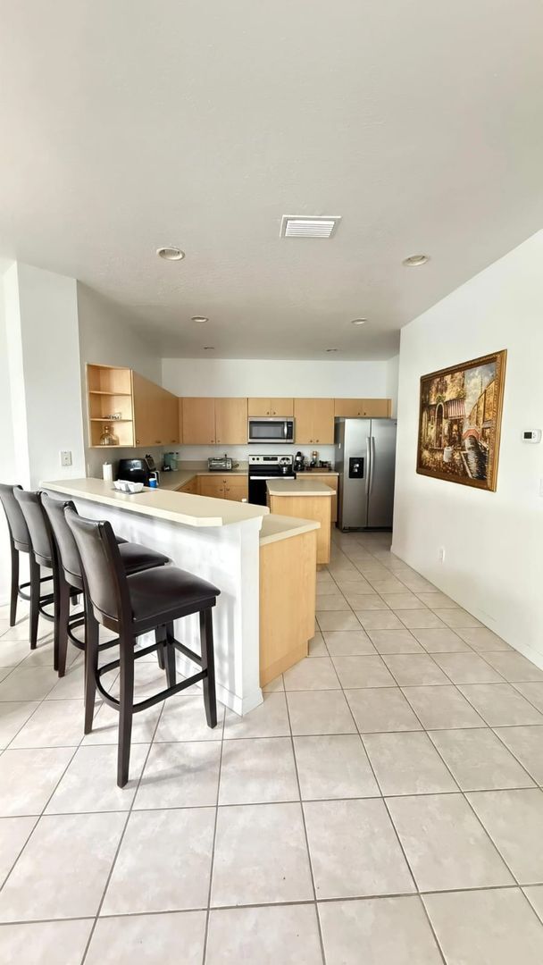 Building Photo - Fully Furnished Townhouse with Water View ...