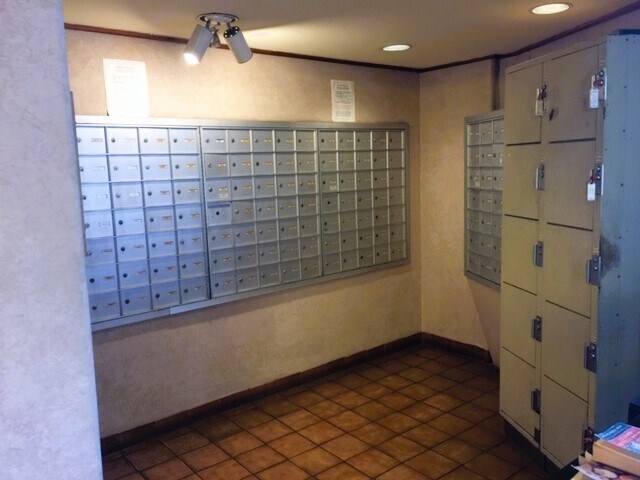 Building Photo - 2415 Ala Wai Blvd