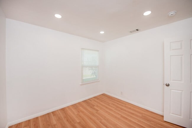 Building Photo - Remodeled Home