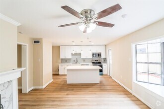 Building Photo - 6467 Olympia Dr