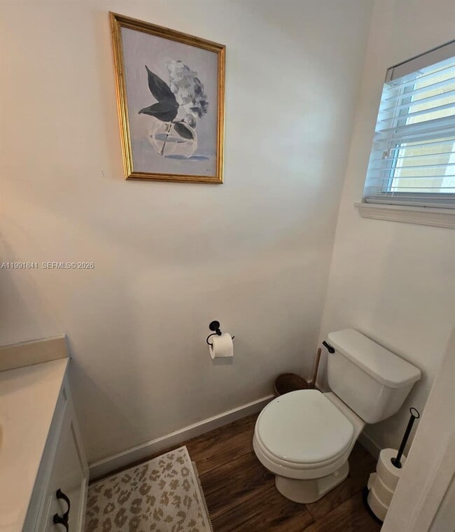 Building Photo - 806 SE 14th St