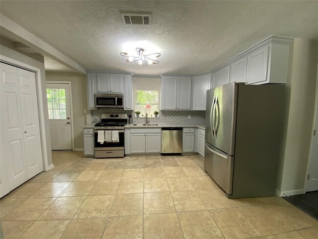 Building Photo - 8626 Greiner Dr