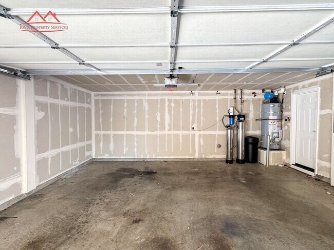 Building Photo - 326 Bautista Pl