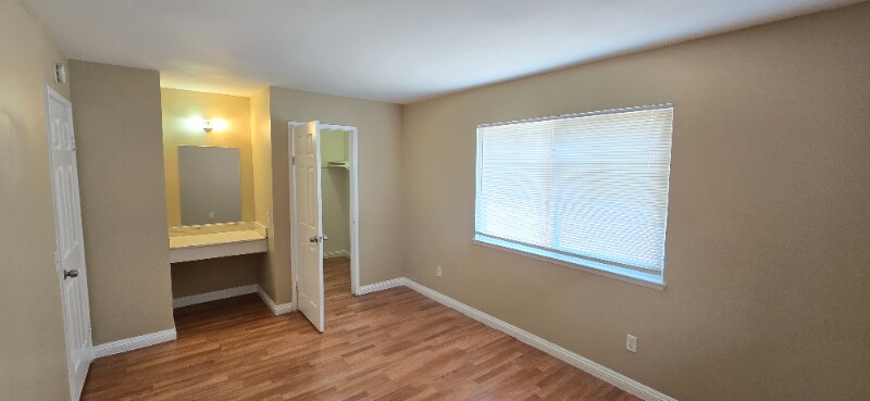 Building Photo - 3446 Rainbow Ln