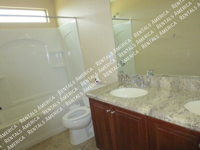 Building Photo - 1912 W Black Hill Rd