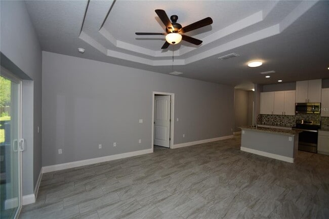 Building Photo - 25 Rosepetal Ln