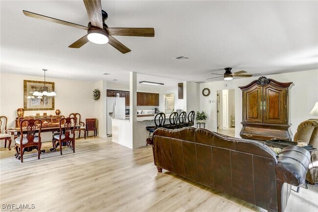 Building Photo - 925 Palm View Dr