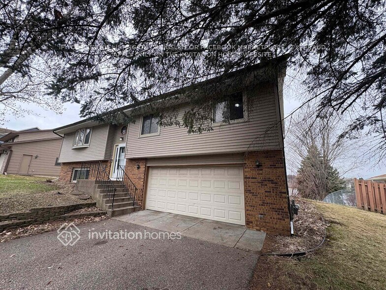 Building Photo - 7897 Kingsview Ln N