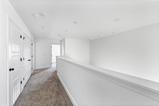 Building Photo - 2090 Wildflower Dr