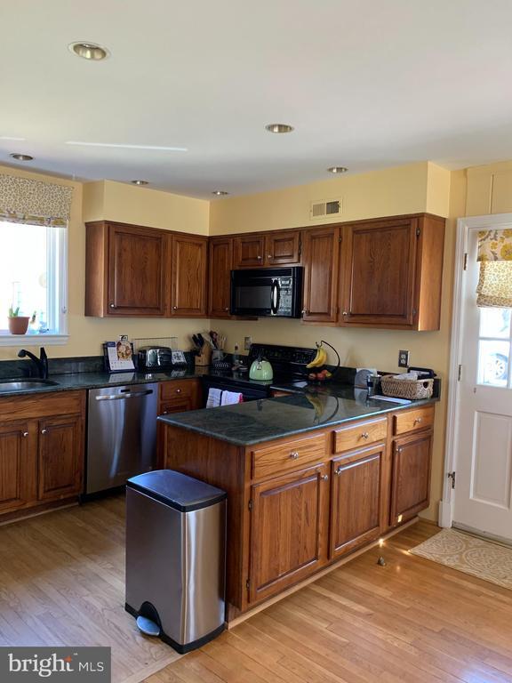 Building Photo - 1317 19th Rd S