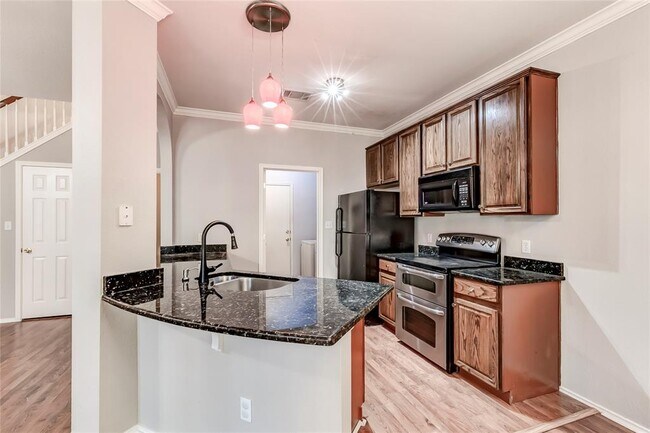 Building Photo - 4501 Whispering Valley Dr