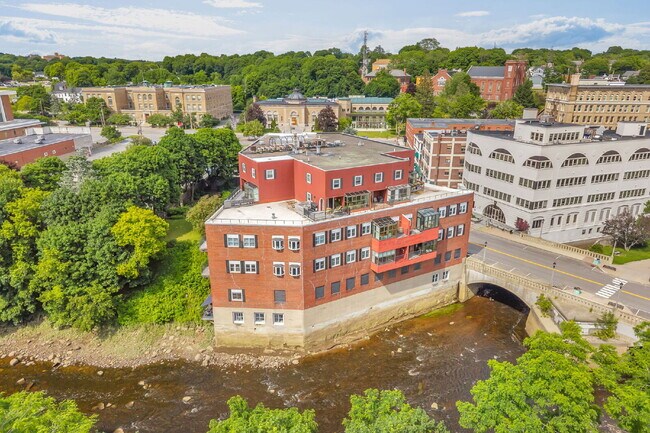 Building Photo - Luxury Condo for Rent – Franklin Place, Bangor