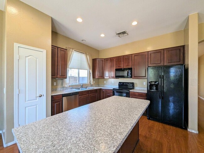 Building Photo - 3310 W Latona Rd