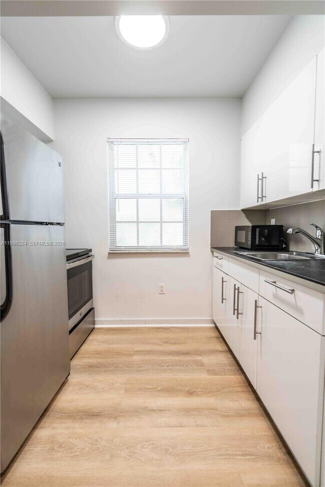 Building Photo - 920 Pennsylvania Ave