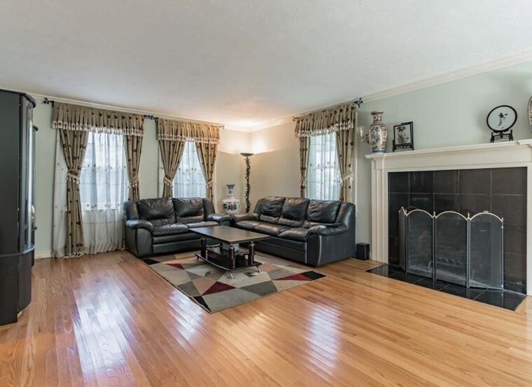 Building Photo - 9 Gennaro Cir