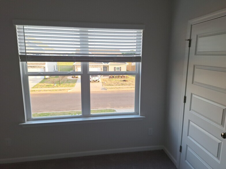 Building Photo - 25743 Finchley Dr