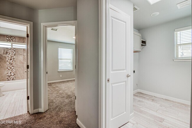 Building Photo - 14508 Dominic Azcarate Dr