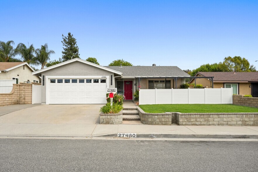 Building Photo - 27480 Cherry Creek Dr
