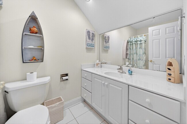 Building Photo - 203 Whiting Ln