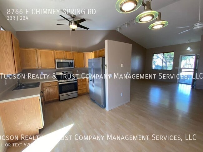 Building Photo - 8766 E Chimney Spring Dr