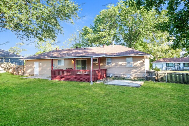 Building Photo - 8955 E 84 St