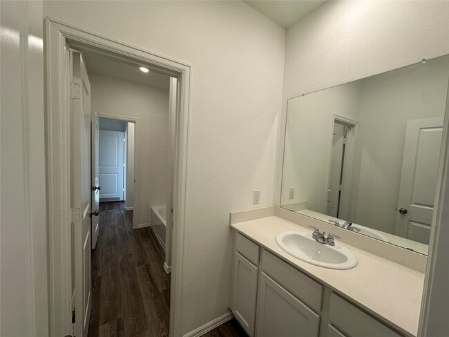 Building Photo - 5111 Winslow Grv Dr