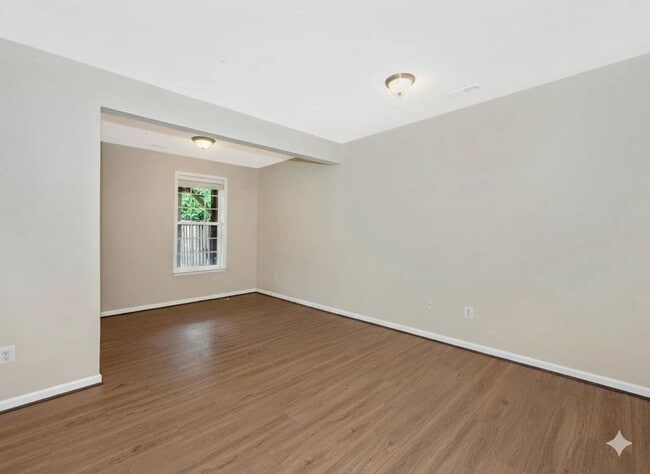Building Photo - 1104 Frontline Dr