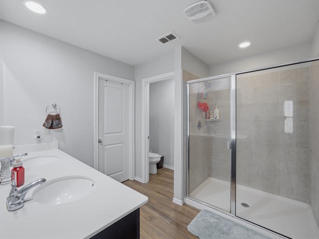 Building Photo - 420 Milverton Dr