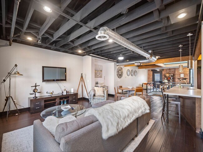 Building Photo - 401 W 1st Ave