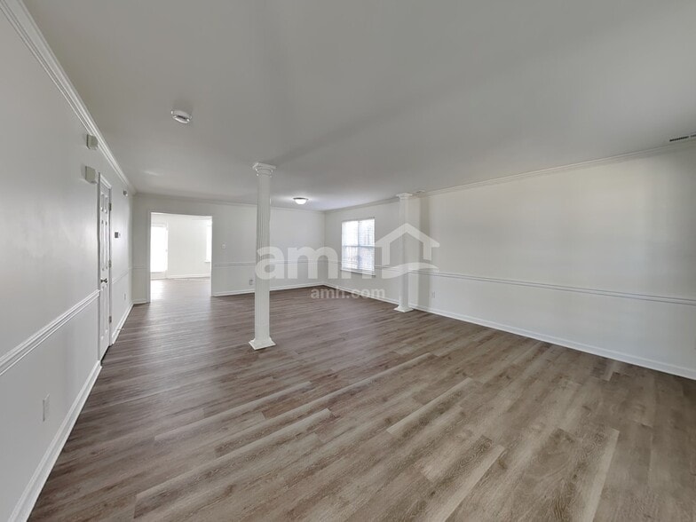Building Photo - 244 Royalton Rd
