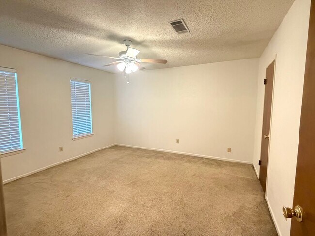 Building Photo - 108 Stone Canyon Ct