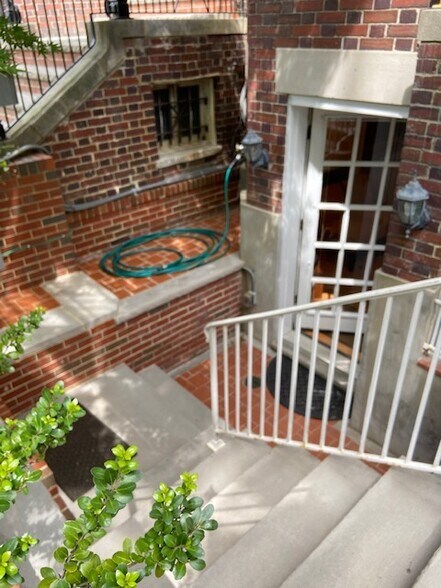 Building Photo - 3319 16th St NW