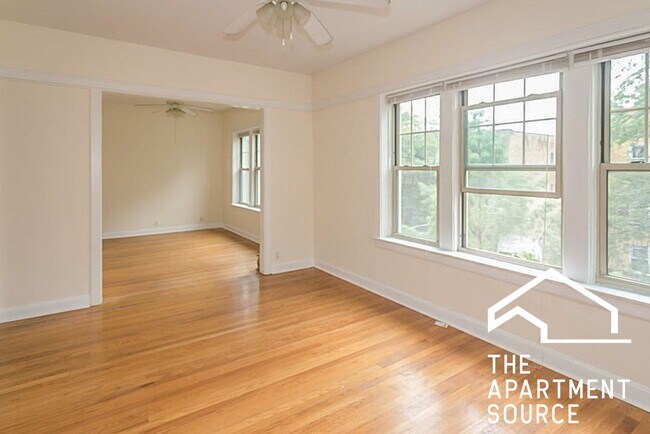 Building Photo - 1916 W Winona St