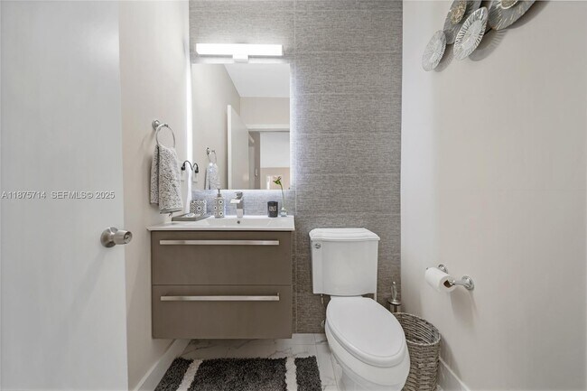 Building Photo - 241 Oceanic Ave